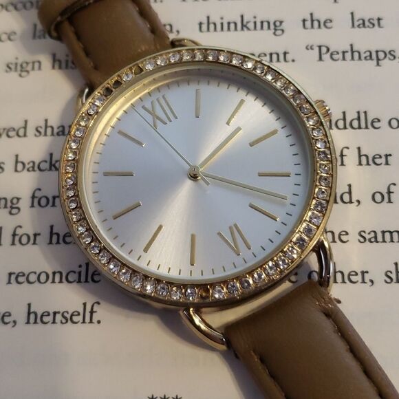 Watch   - Picture 2 of 3